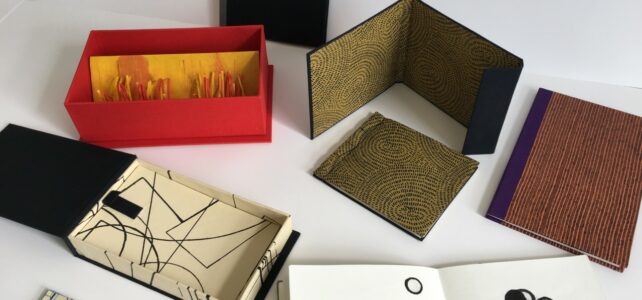 Arkivet från KKV Grafik Malmö är ute och reser. På besök med Artists´ Books och vänner